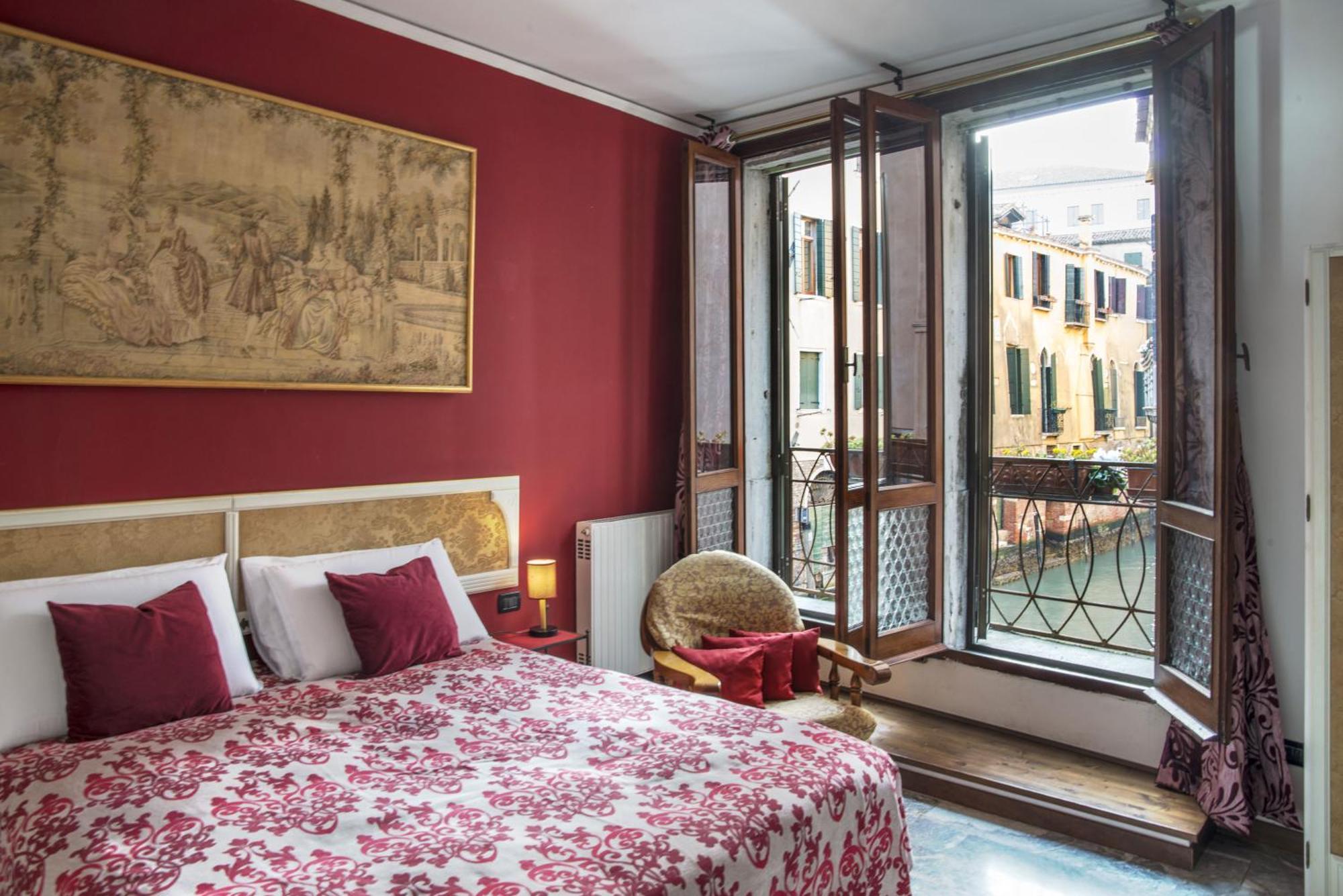 Tre Sestieri Terrace - Canal View 2024 Венеция Экстерьер фото