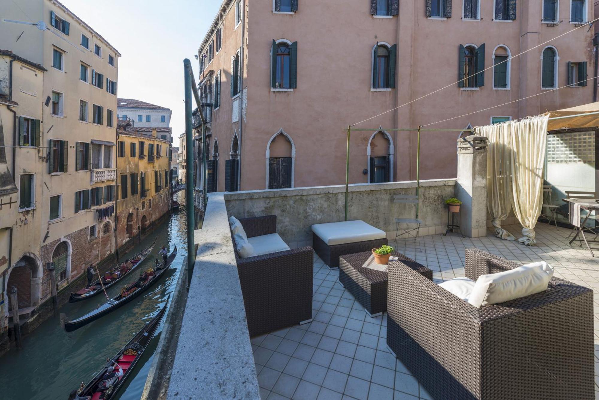 Tre Sestieri Terrace - Canal View 2024 Венеция Экстерьер фото